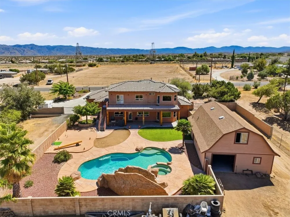 7414 3rd Hesperia, CA 92345