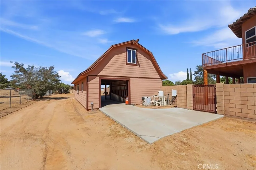 7414 3rd Hesperia, CA 92345