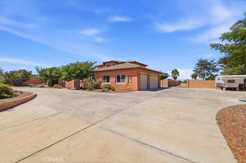 7414 3rd Hesperia, CA 92345