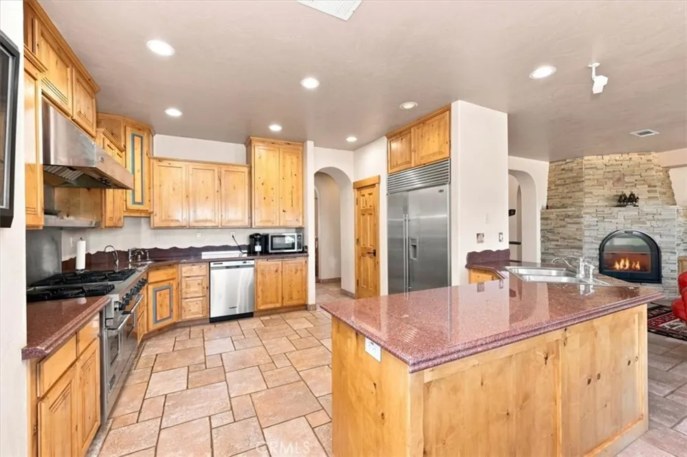 7414 3rd Hesperia, CA 92345