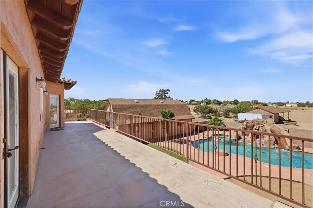 7414 3rd Hesperia, CA 92345