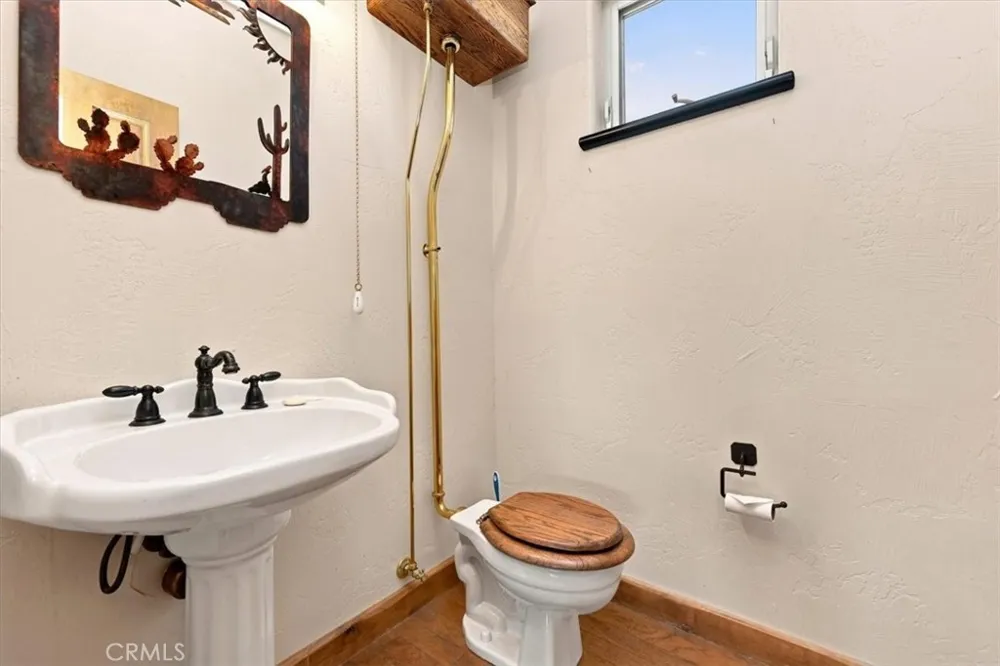 7414 3rd Hesperia, CA 92345