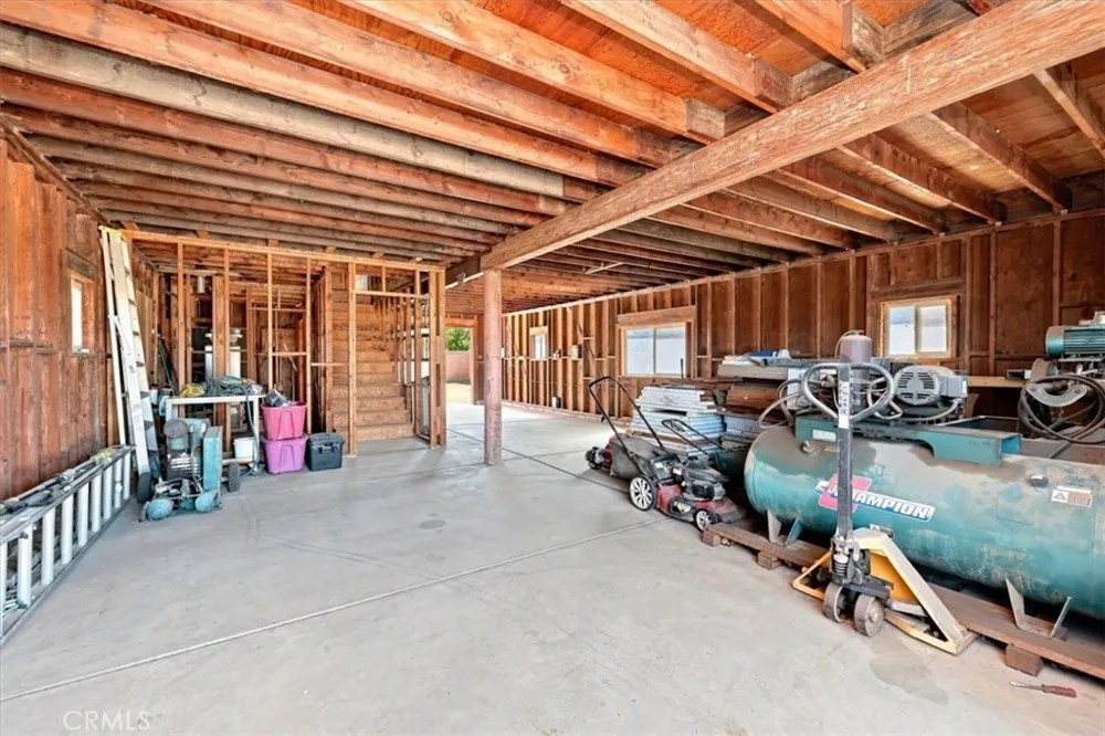 7414 3rd Hesperia, CA 92345
