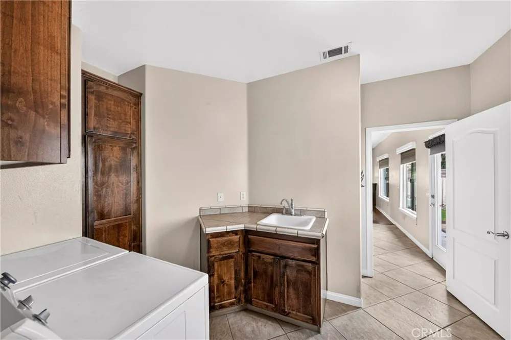 17855 Sage Hen Victorville, CA 92395