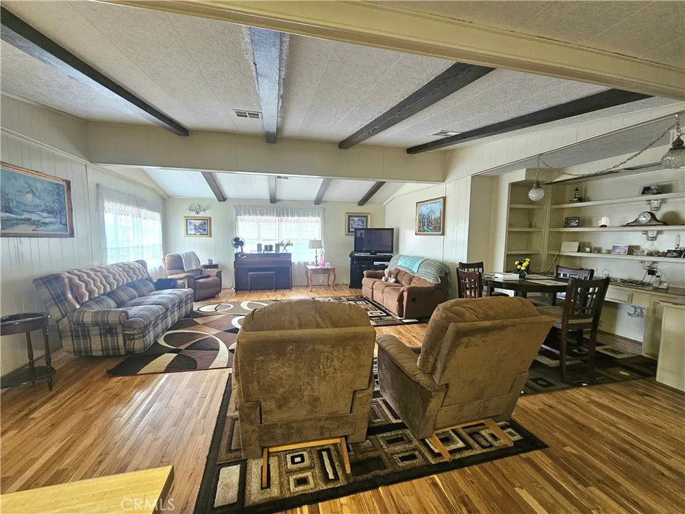 449 Crown Ridge Perris, CA 92570