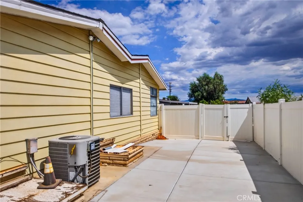 449 Crown Ridge Road Perris, CA 92570