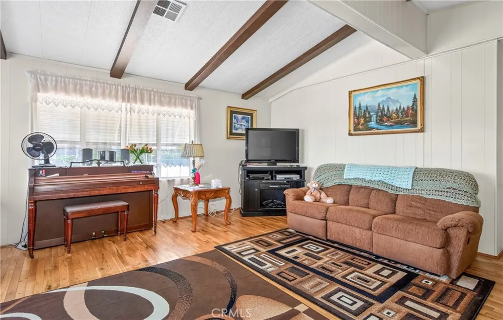 449 Crown Ridge Road Perris, CA 92570