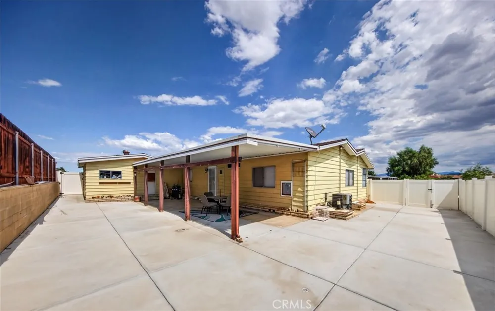 449 Crown Ridge Road Perris, CA 92570