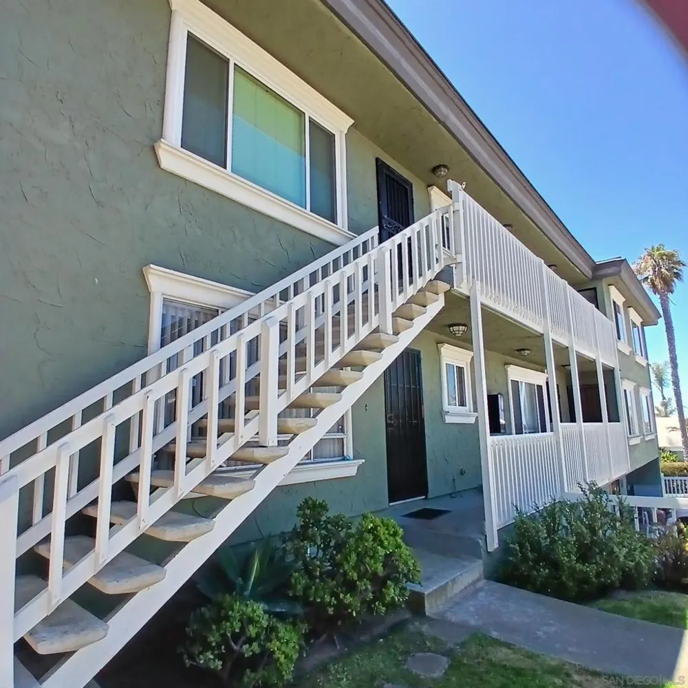 1641 Sunset Cliffs Blvd San Diego, CA 92107