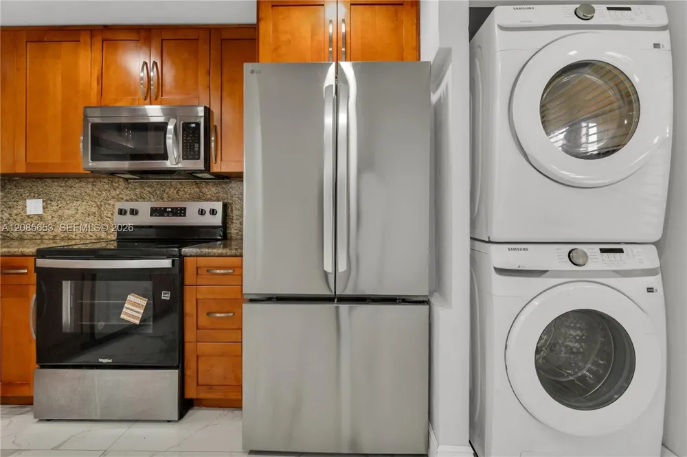 6475 W Oakland Park Blvd #102 Lauderhill, FL 33313