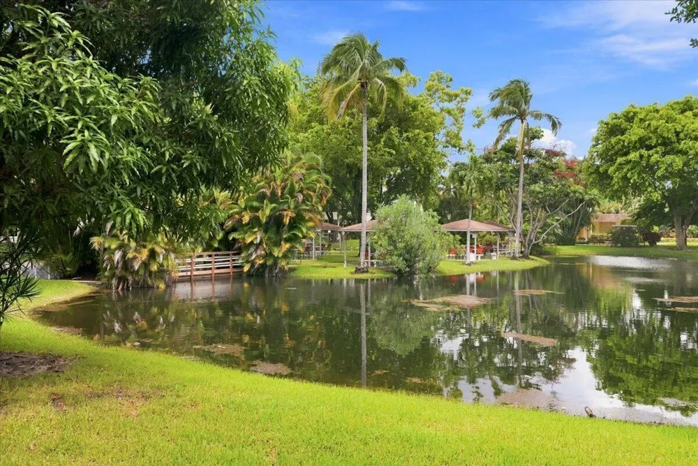 5121 W OAKLAND PARK #109 Lauderdale Lakes, FL 33313