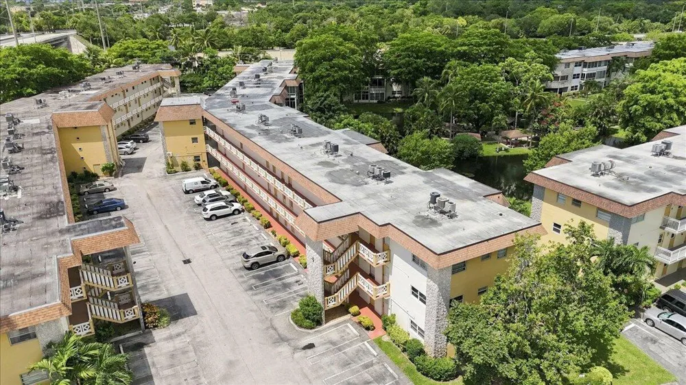 5121 W OAKLAND PARK #109 Lauderdale Lakes, FL 33313