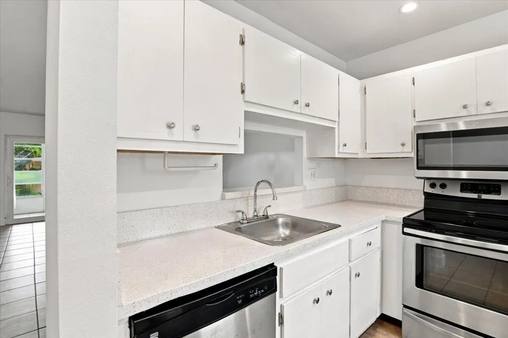 5121 W OAKLAND PARK #109 Lauderdale Lakes, FL 33313