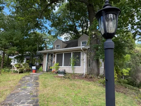 11 Skytop Rd