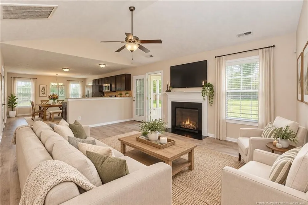 614 Hogart Street Raeford, NC 28376