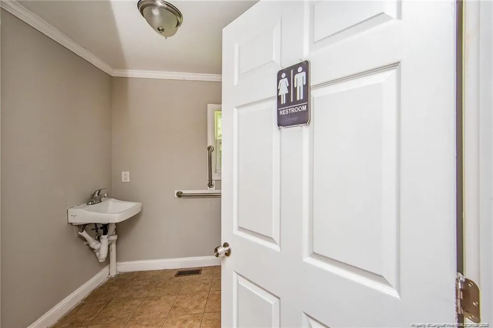 5318 Raeford Road Fayetteville, NC 28304