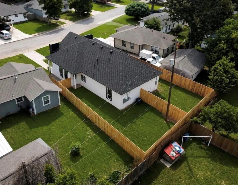 2006 Vince St Pasadena, TX 77502