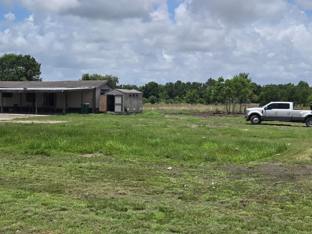 8235 County Road 128 Pearland, TX 77511