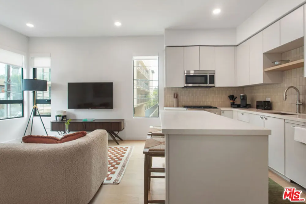 10310 Santa Monica Boulevard #622 Los Angeles, CA 90025