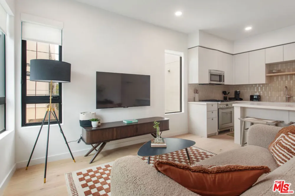 10310 Santa Monica Boulevard #PH722 Los Angeles, CA 90025