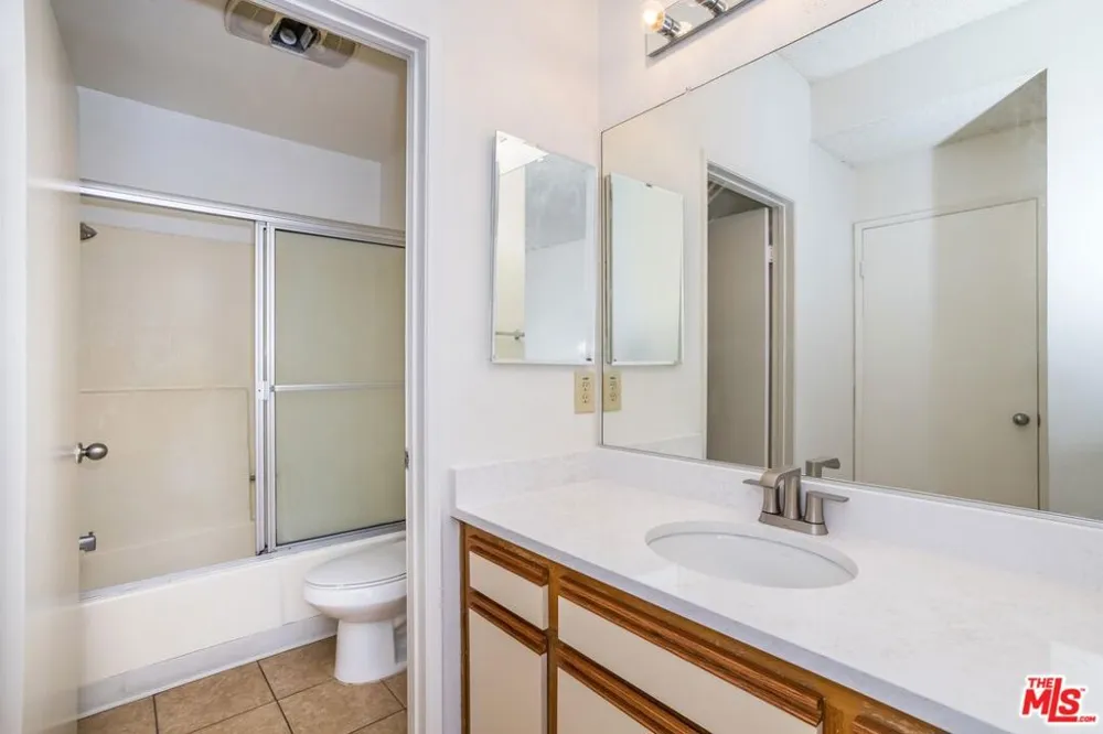 10932 Morrison Street #101 Los Angeles, CA 91601