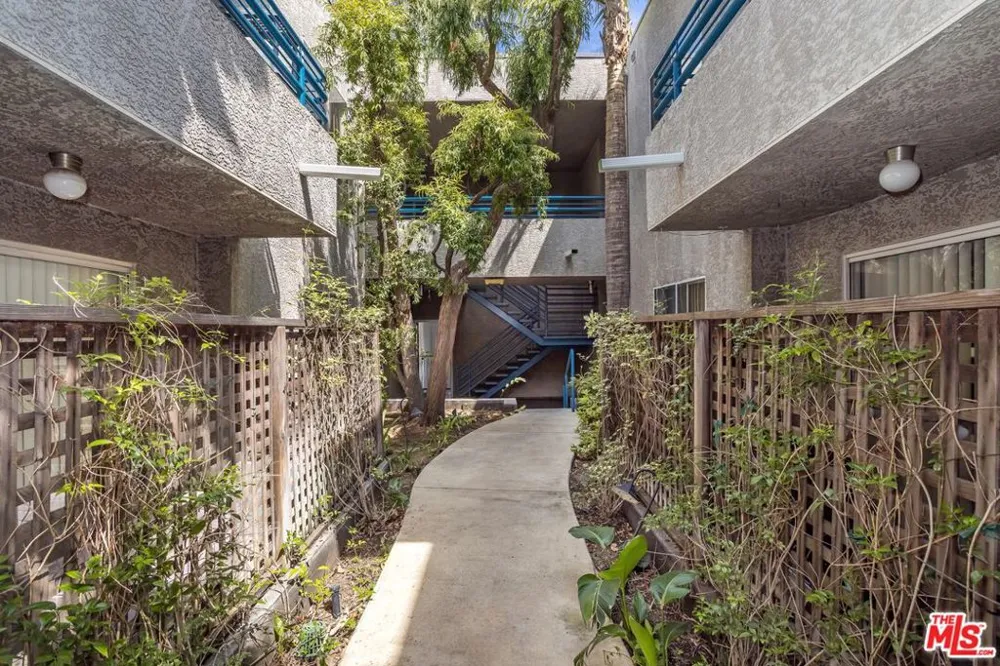10932 Morrison Street #101 Los Angeles, CA 91601