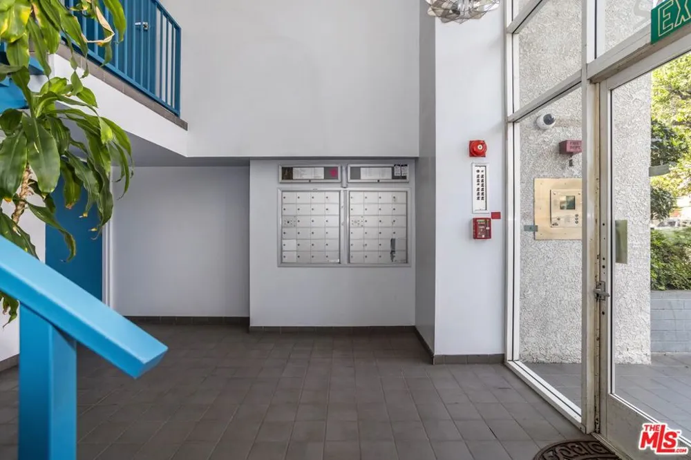 10932 Morrison Street #101 Los Angeles, CA 91601