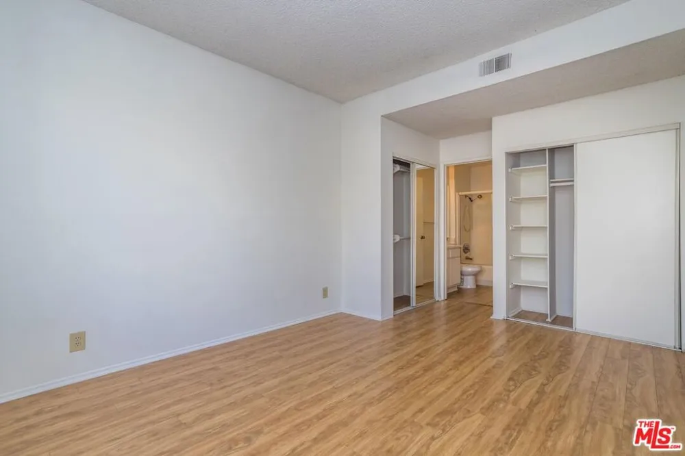 10932 Morrison Street #101 Los Angeles, CA 91601