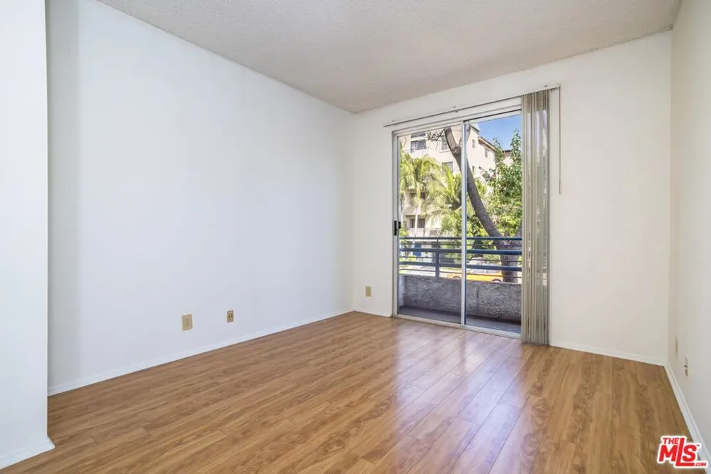 10932 Morrison Street #101 Los Angeles, CA 91601