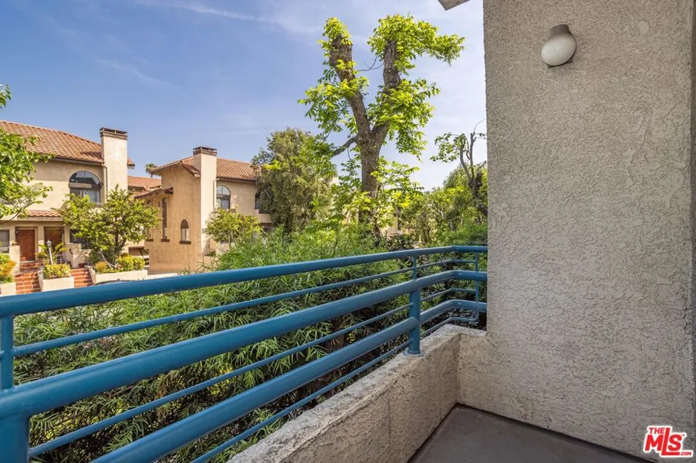 10932 Morrison Street #101 Los Angeles, CA 91601