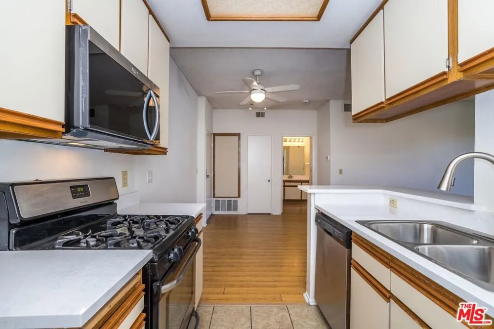 10932 Morrison Street #101 Los Angeles, CA 91601