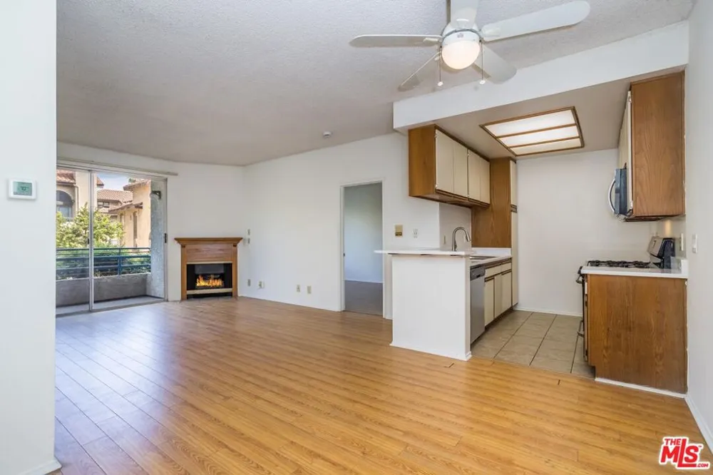 10932 Morrison Street #101 Los Angeles, CA 91601