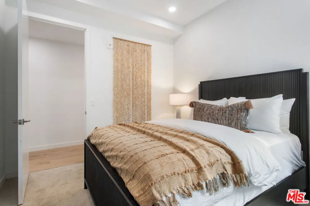 10310 Santa Monica Boulevard #621 Los Angeles, CA 90025