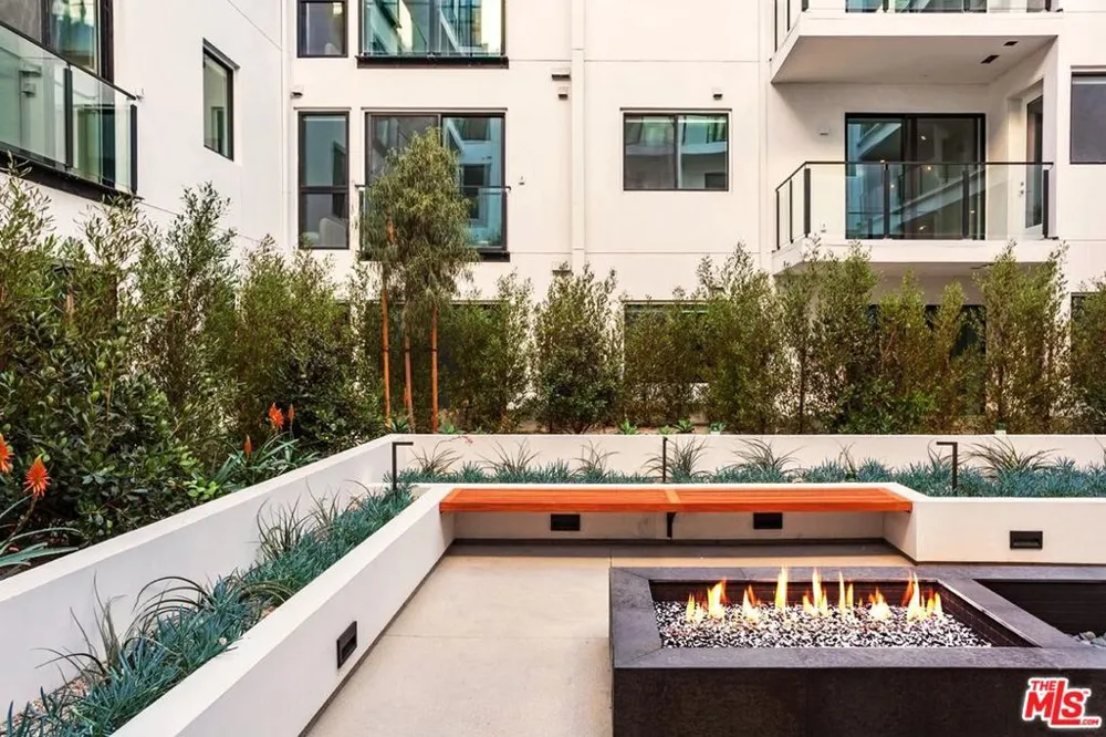 10310 Santa Monica Boulevard #621 Los Angeles, CA 90025