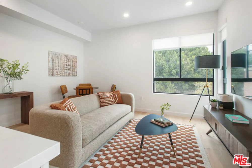 10310 Santa Monica Boulevard #621 Los Angeles, CA 90025