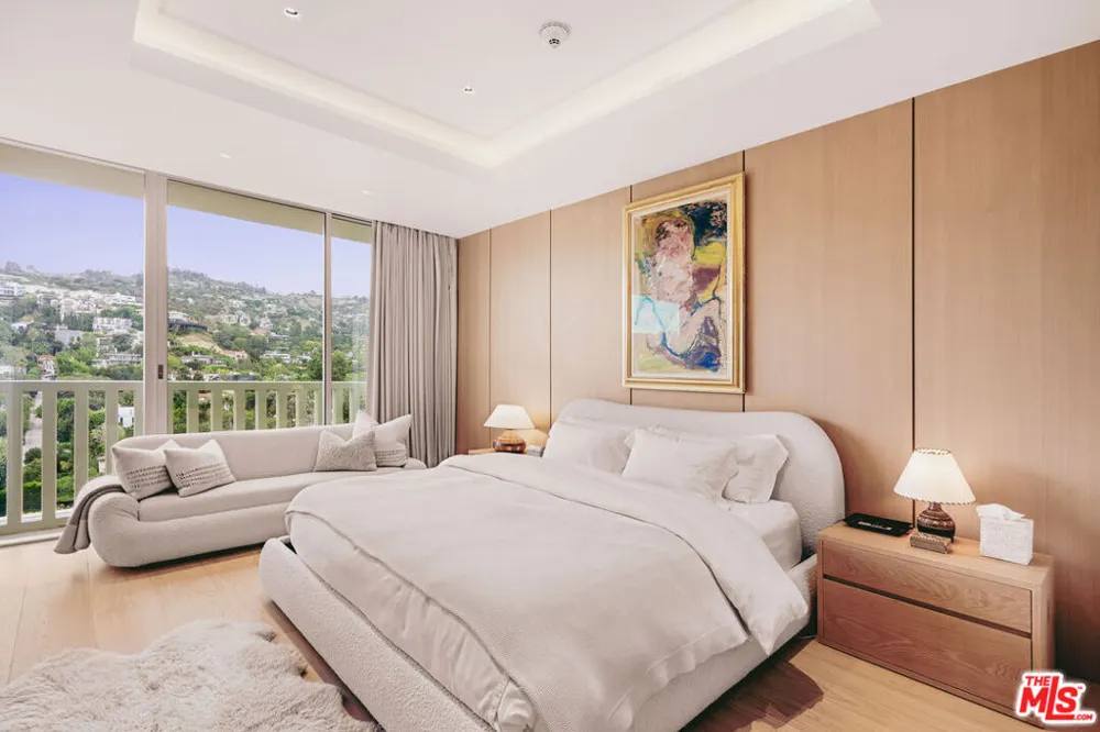 9255 Doheny Road #1803 West Hollywood, CA 90069