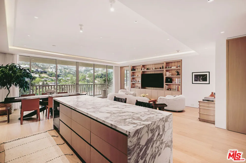 9255 Doheny Road #1803 West Hollywood, CA 90069