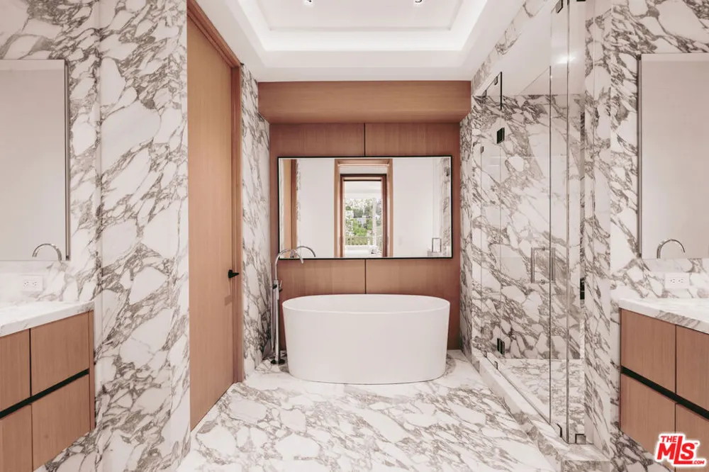 9255 Doheny Road #1803 West Hollywood, CA 90069