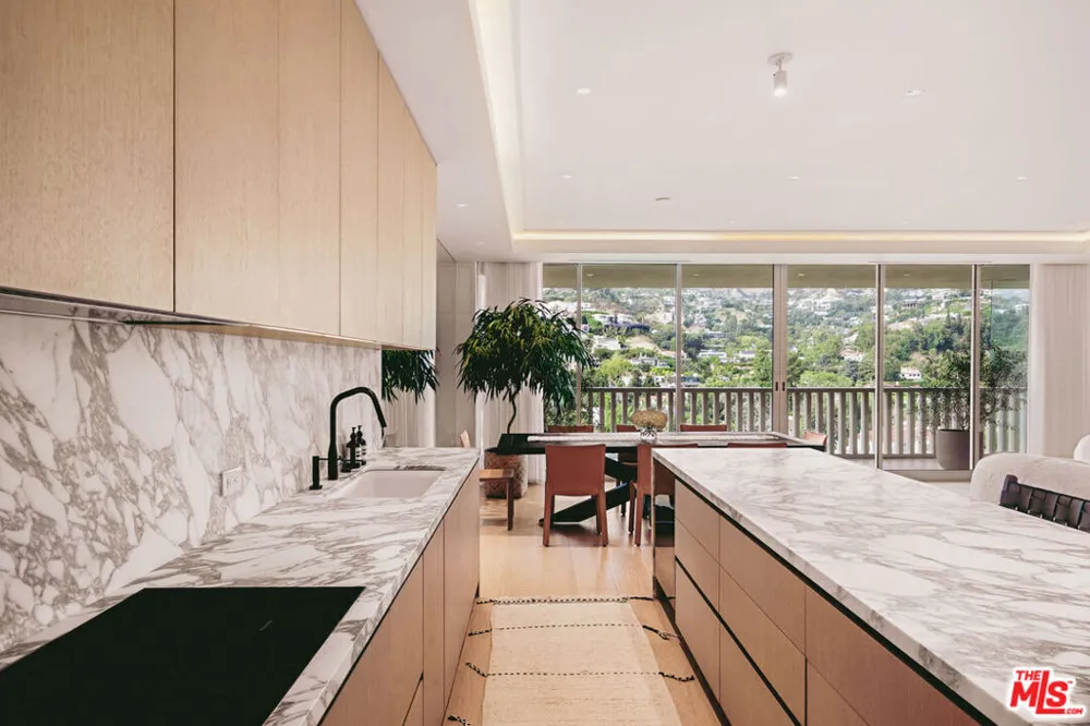 9255 Doheny Road #1803 West Hollywood, CA 90069