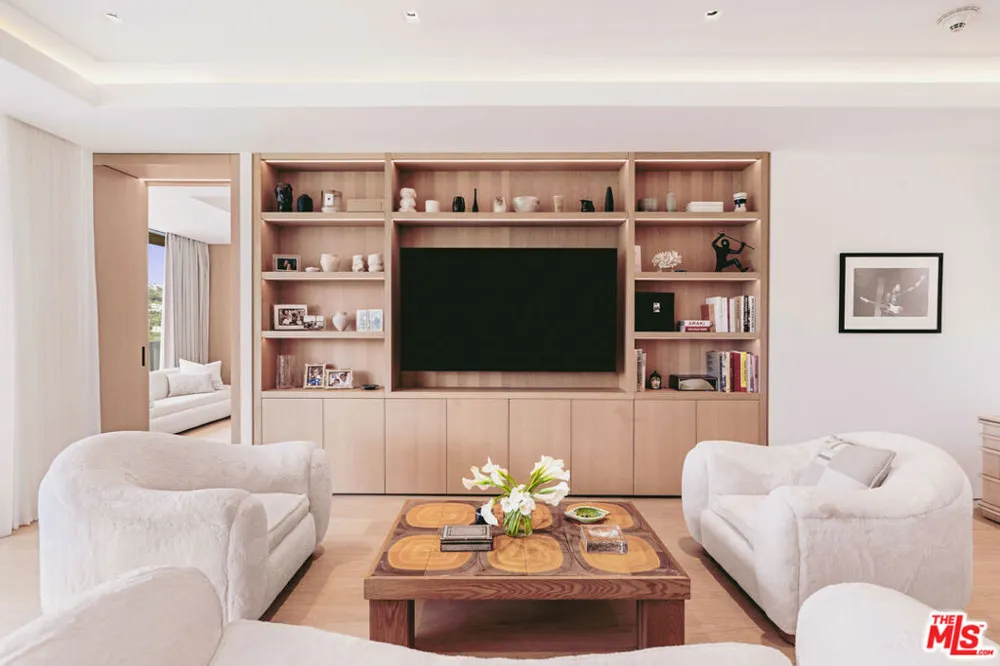 9255 Doheny Road #1803 West Hollywood, CA 90069