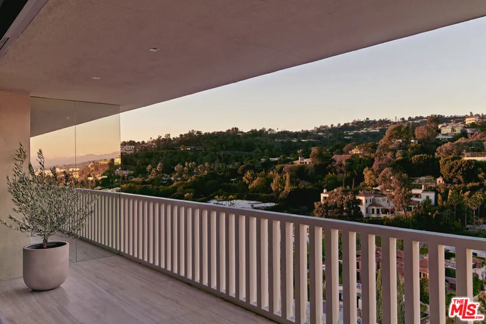 9255 Doheny Road #1803 West Hollywood, CA 90069