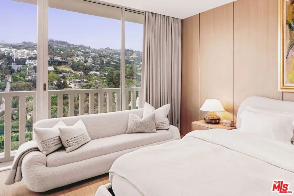 9255 Doheny Road #1803 West Hollywood, CA 90069