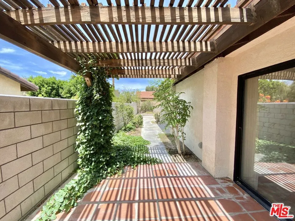 27205 AVENIDA QUINTANA Cathedral City, CA 92234