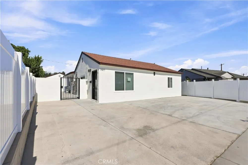 11917 Burton Street North Hollywood, CA 91605