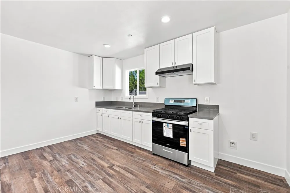11917 Burton Street North Hollywood, CA 91605