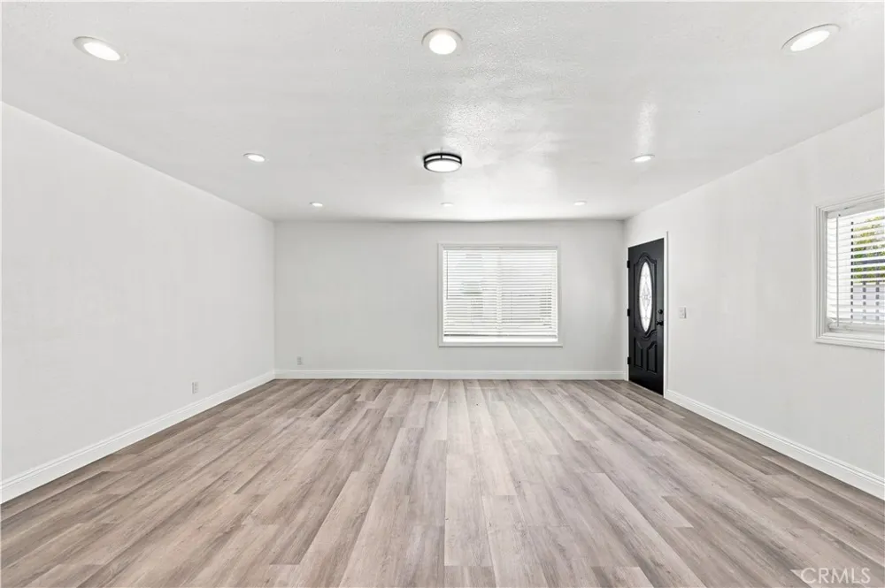 11917 Burton Street North Hollywood, CA 91605