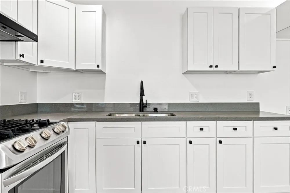 11917 Burton Street North Hollywood, CA 91605