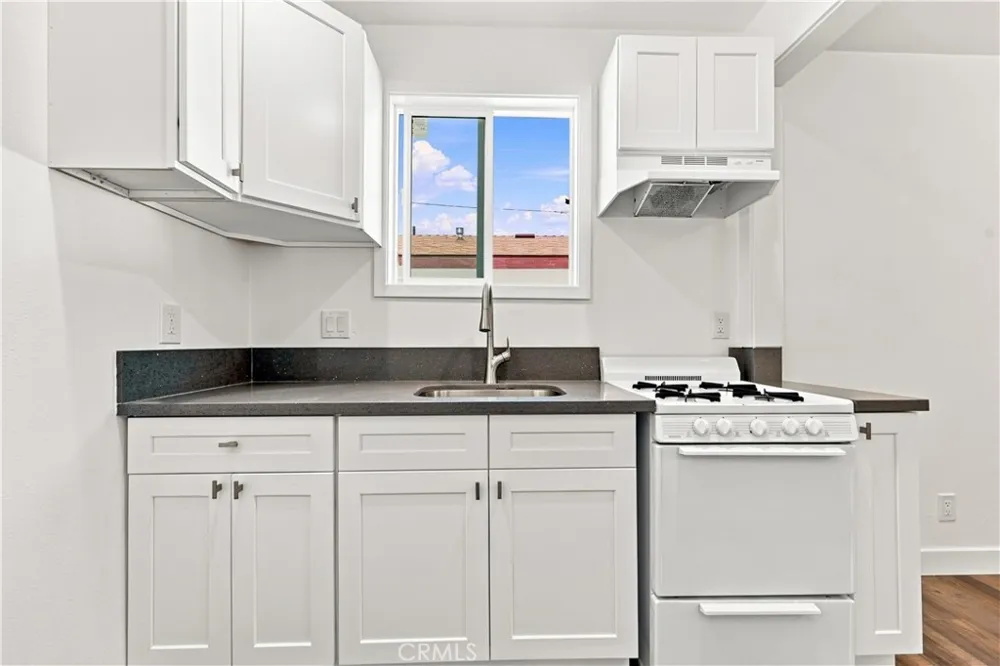11917 Burton Street North Hollywood, CA 91605