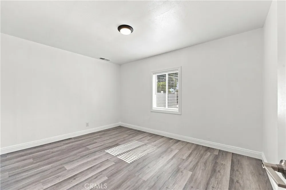 11917 Burton Street North Hollywood, CA 91605