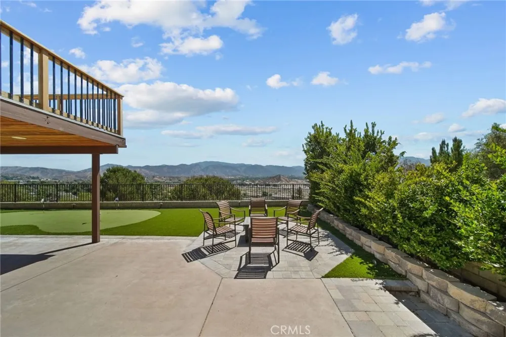 28068 Valcour Canyon Country, CA 91387
